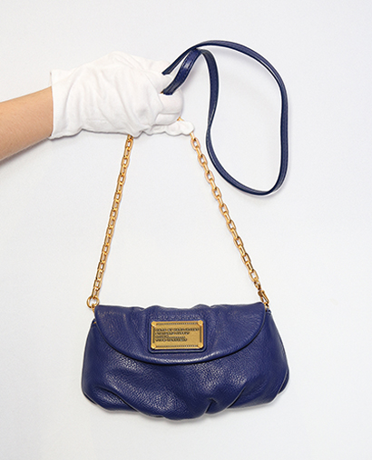 Classic Q Karlie Crossbody, front view